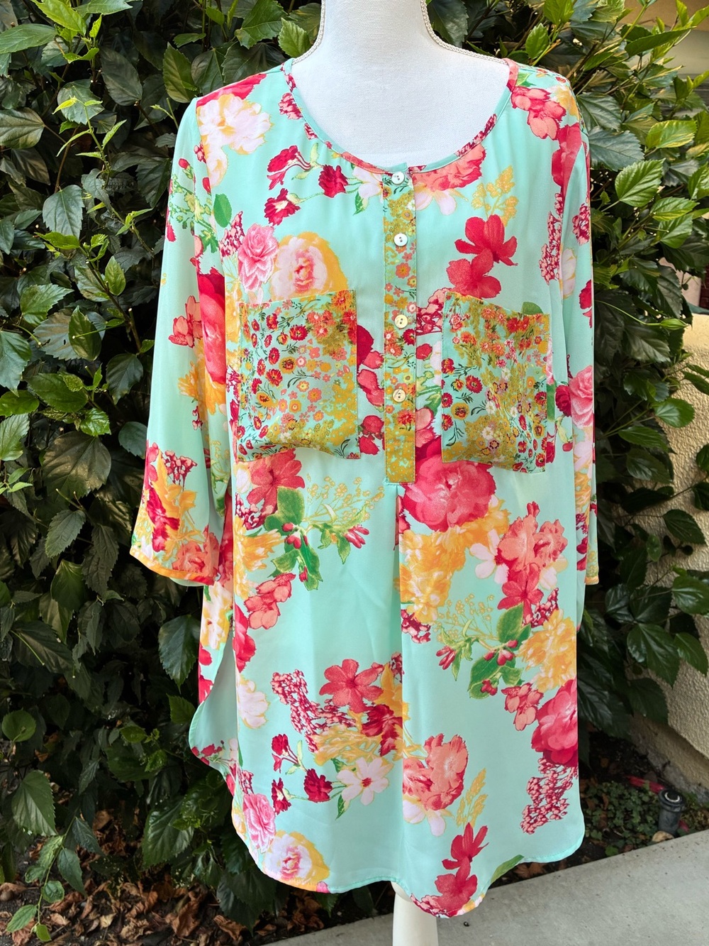 Fig and Flower Floral Mint Green Scoop-Neck Women's Tunic 1X